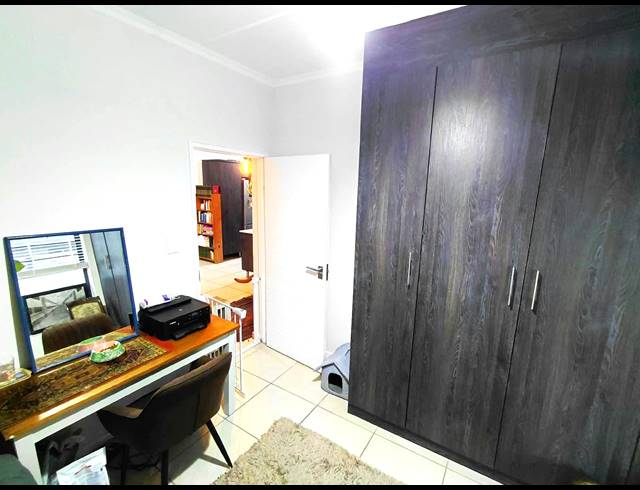 3 BEDROOM APARTMENT FOR SALE IN SANDOWN